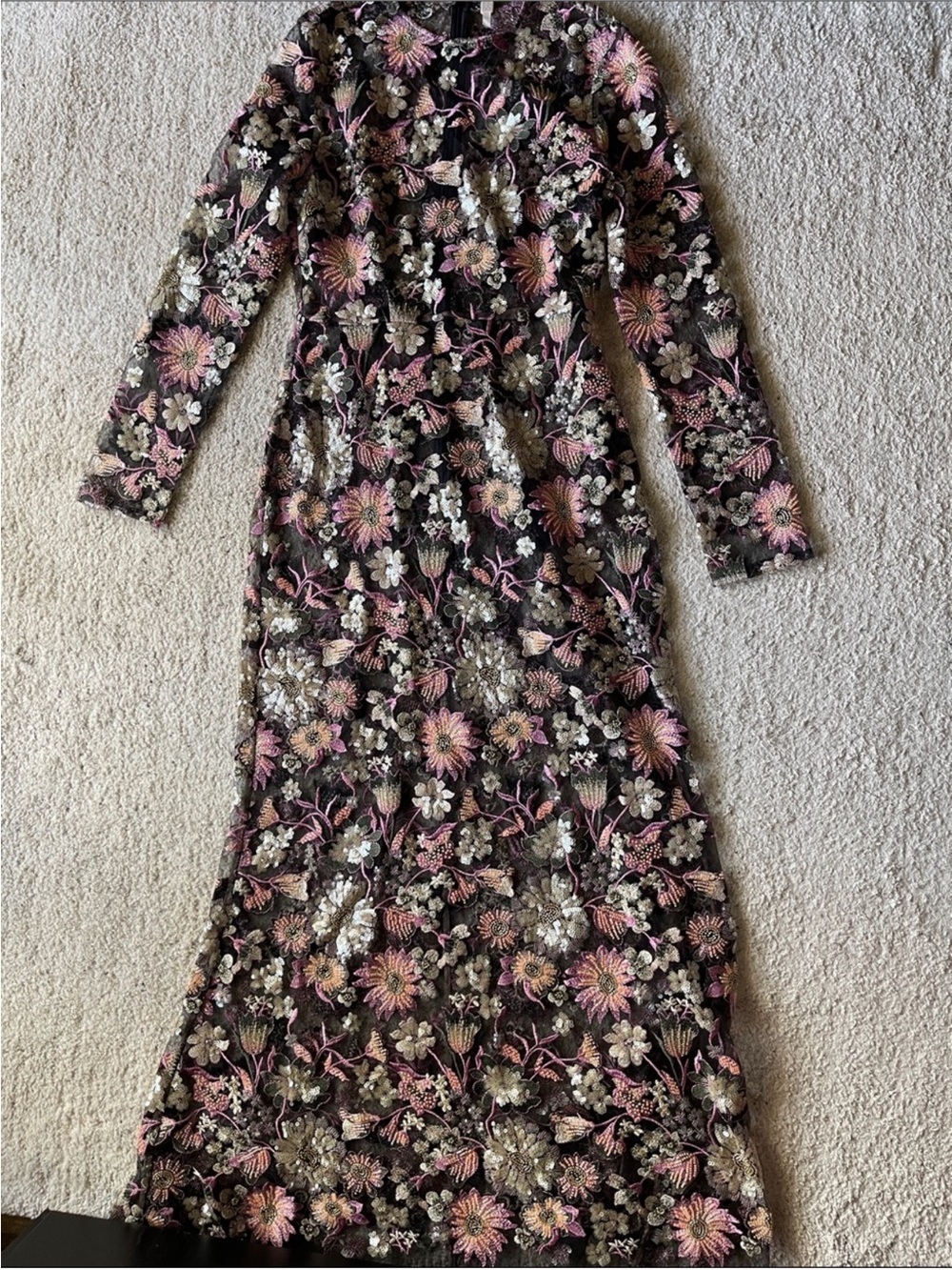 ✨NEW✨SAU LEE Goldie Dress Maxi Gown
Long Sleeve Beaded Floral - Picture 7 of 15